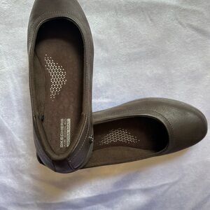 Skechers Women's Brown Slip-On Comfort Flats Size 10